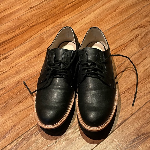 Shoes in size 6.5 - Picture 5 of 6